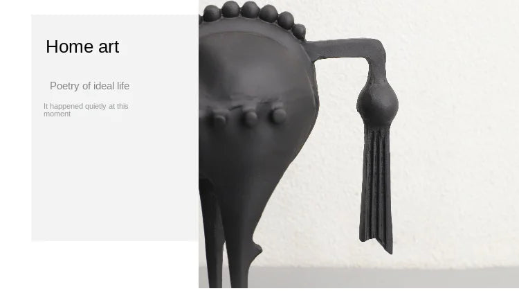 Thorn Horse Black Metal Abstract Statue,Creative Ornament, Home, Living Room, Office, Desktop Decoration, Handicraft Accessories