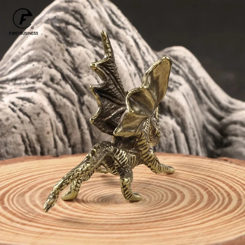 Brass Domineering Warcraft Magic Dragon Metal Figurine Creative Dinosaur Flying Dragon Desk Decoration Accessoires Miniatures