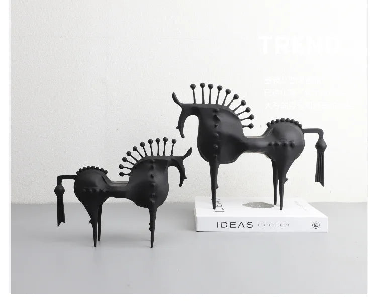 Thorn Horse Black Metal Abstract Statue,Creative Ornament, Home, Living Room, Office, Desktop Decoration, Handicraft Accessories