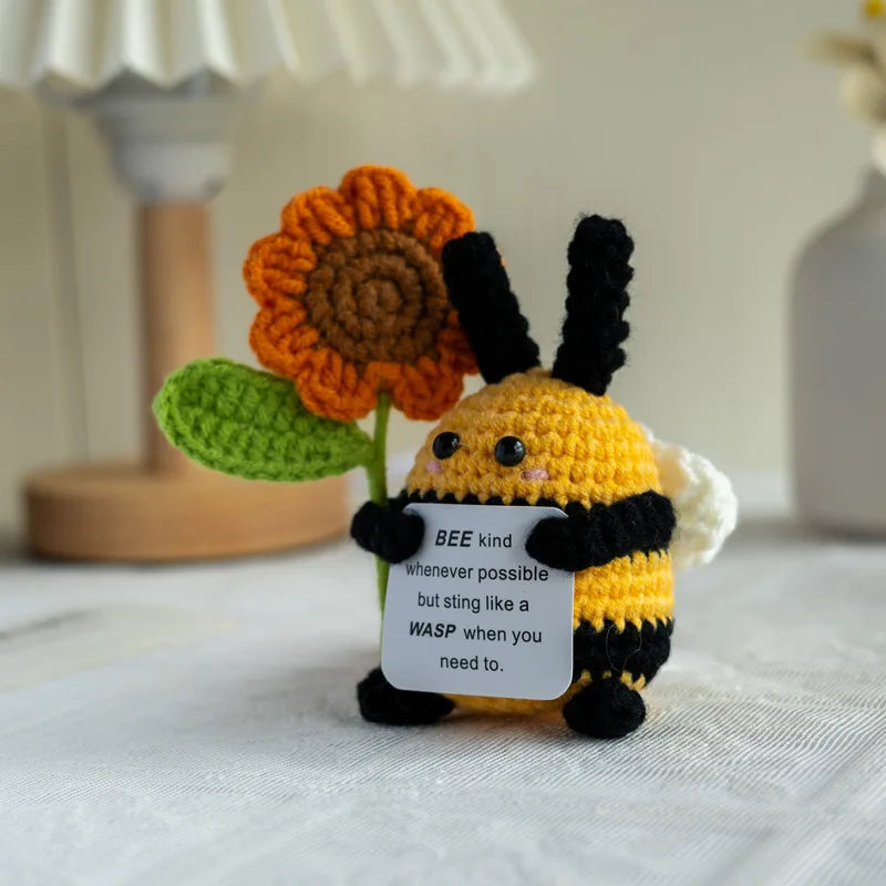 Crochet Positive Energy Bee Hand-woven Dolls Hug Pocket Handmade Knitting Doll With Card Desktop Ornament Gift Home Room Decor