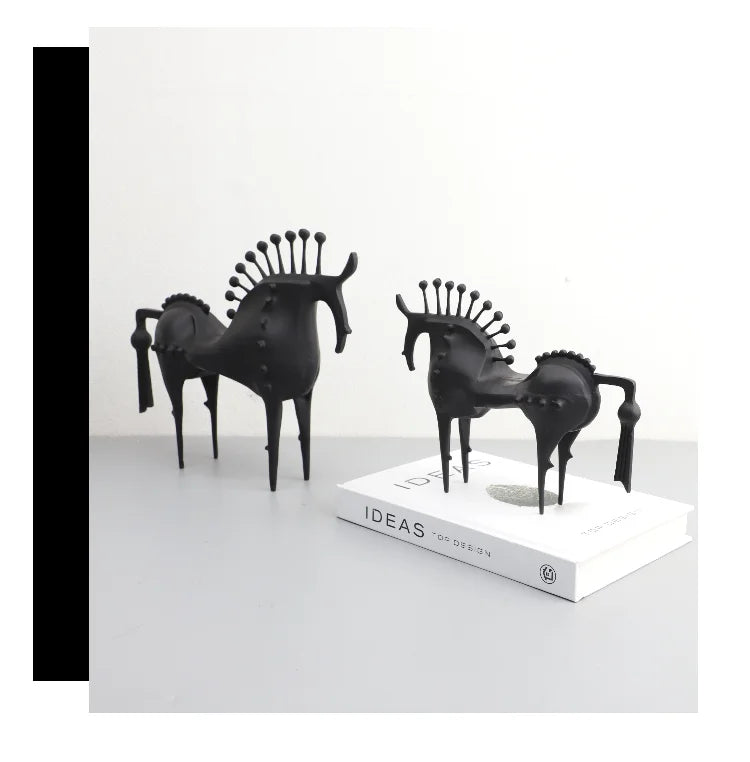 Thorn Horse Black Metal Abstract Statue,Creative Ornament, Home, Living Room, Office, Desktop Decoration, Handicraft Accessories