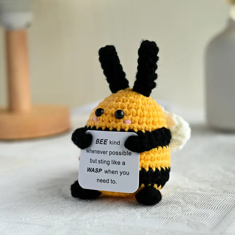 Crochet Positive Energy Bee Hand-woven Dolls Hug Pocket Handmade Knitting Doll With Card Desktop Ornament Gift Home Room Decor