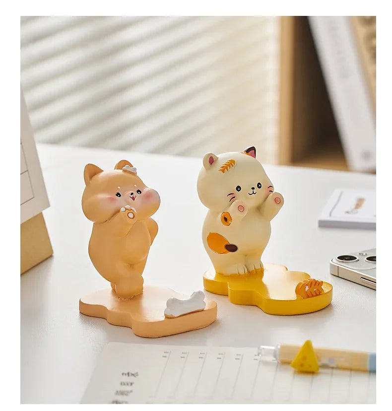 Home Decor Exquisite Kittens Figurines Miniatures Lovely Decor Ornaments Desktop Mobile Phone Bracket Office Desk Accessories
