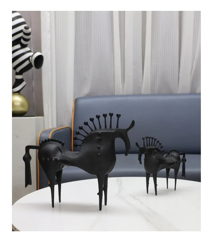 Thorn Horse Black Metal Abstract Statue,Creative Ornament, Home, Living Room, Office, Desktop Decoration, Handicraft Accessories